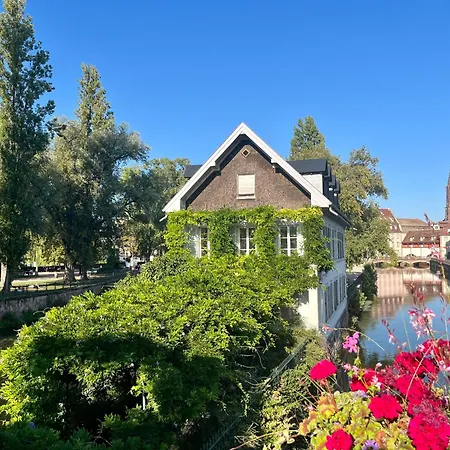 Des Logis Des Jardiniers Strasbourg-roberstau Appartement Straatsburg