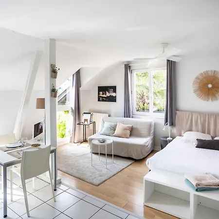 Des Logis Des Jardiniers Strasbourg-roberstau Апартаменты Страсбург